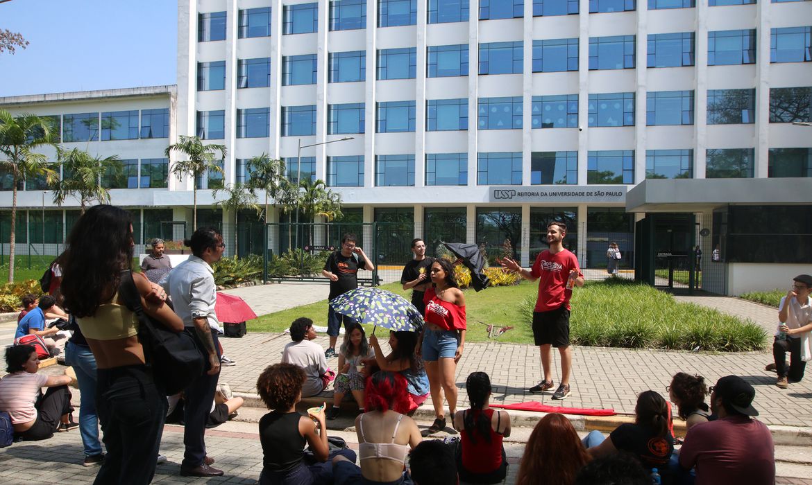 Ato dos estudantes da USP