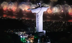 fotos_da_queima_de_fogos_em_copacabana_vista_do_cristo_redentor_-_fernando_maia_-_riotur