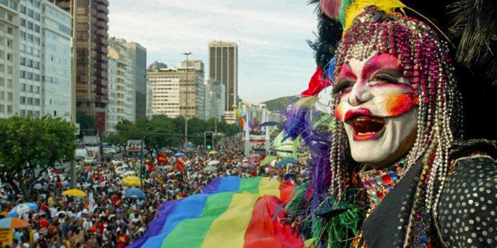 xparada-gay-2004.jpg.pagespeed.ic_.xg5okbe0yo.jpg