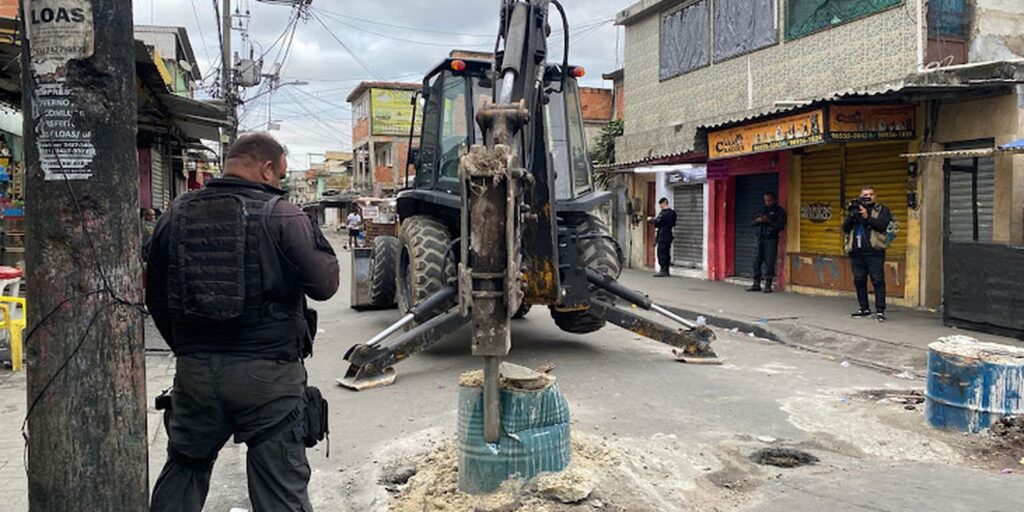 retirada_de_barricadas_na_cdd.jpeg