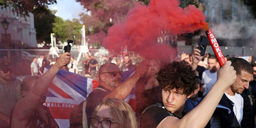 2024-07-31t210441z_1_lynxmpek6u12y_rtroptp_4_britain-protest-london.jpg