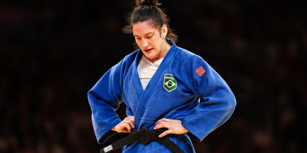 mayra_aguiar_judo_cai_na_estreia_judo_paris.jpg