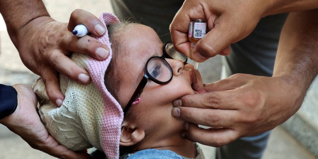 2024-09-04t113611z_1_lynxmpek830hj_rtroptp_4_israel-palestinians-gaza-polio.jpg